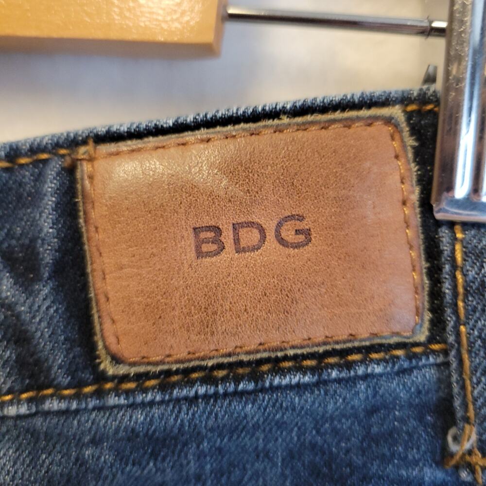 BDG Mid Rise Alexa 5 Pocket Shortie Denim Shorts Vacation Utility Women Size 32W - Picture 4 of 8